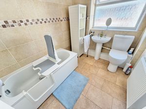 Acacia Drive Great Sutton